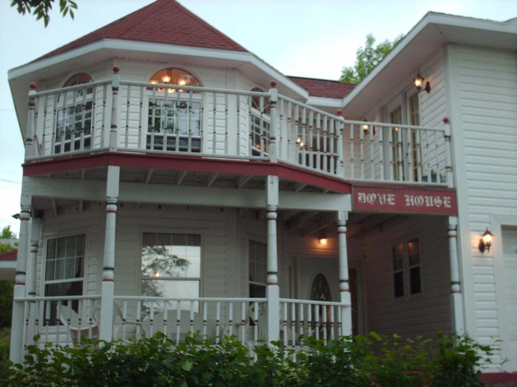 Dove House Bed & Breakfast Harbourside North Sydney Exterior photo