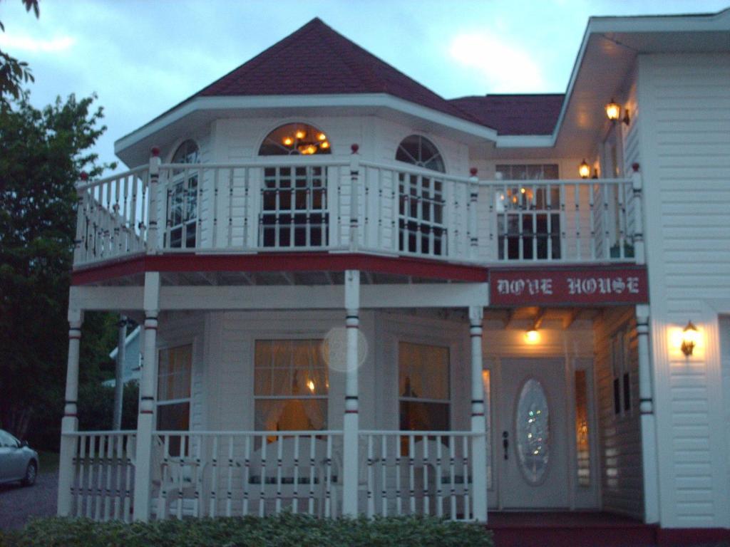 Dove House Bed & Breakfast Harbourside North Sydney Exterior photo