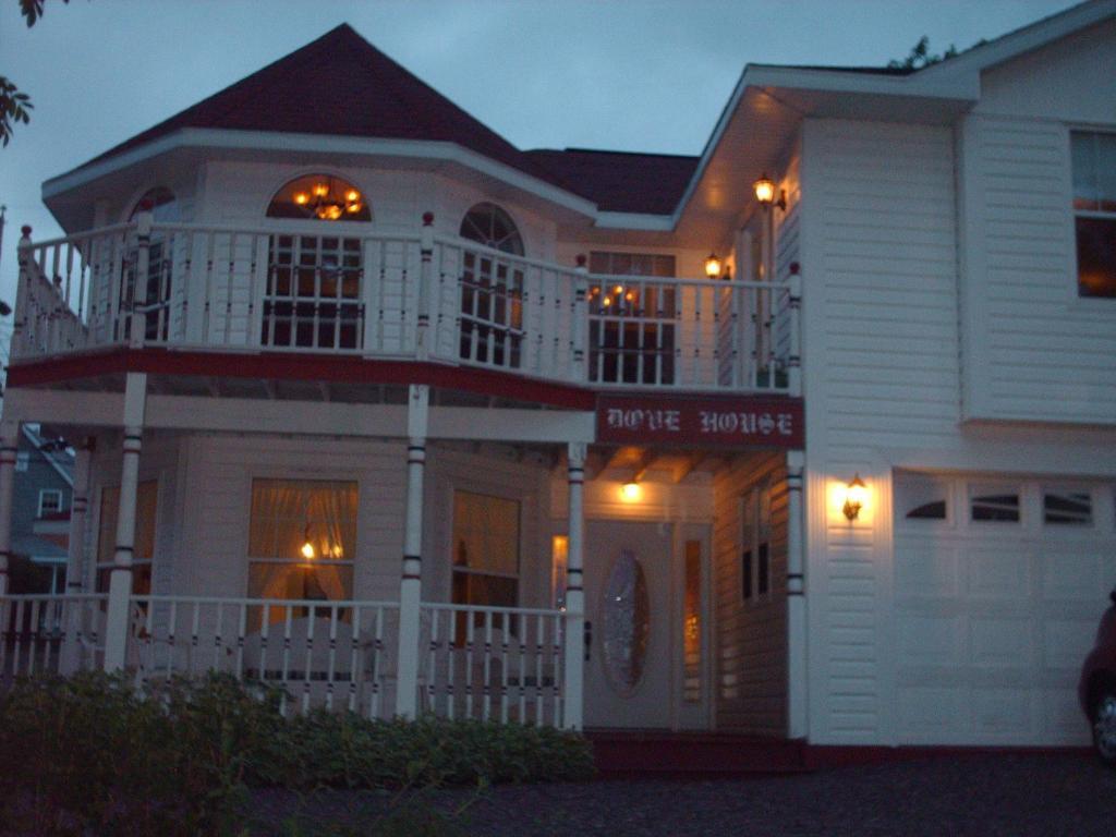 Dove House Bed & Breakfast Harbourside North Sydney Exterior photo